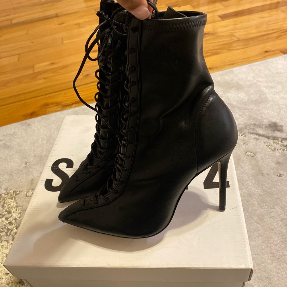 Schutz lace up boot heels - Picture 3 of 8